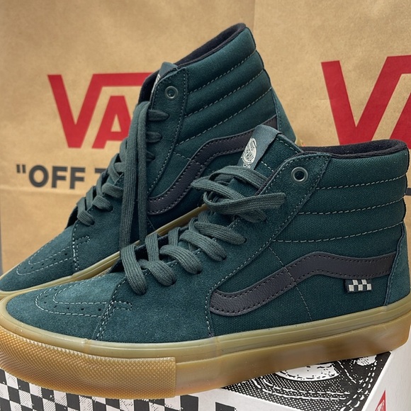 Vans Men’s Skate Sk8-Hi
Green/Gum
VN0A2Z3317P
Sneakers - Picture 5 of 16